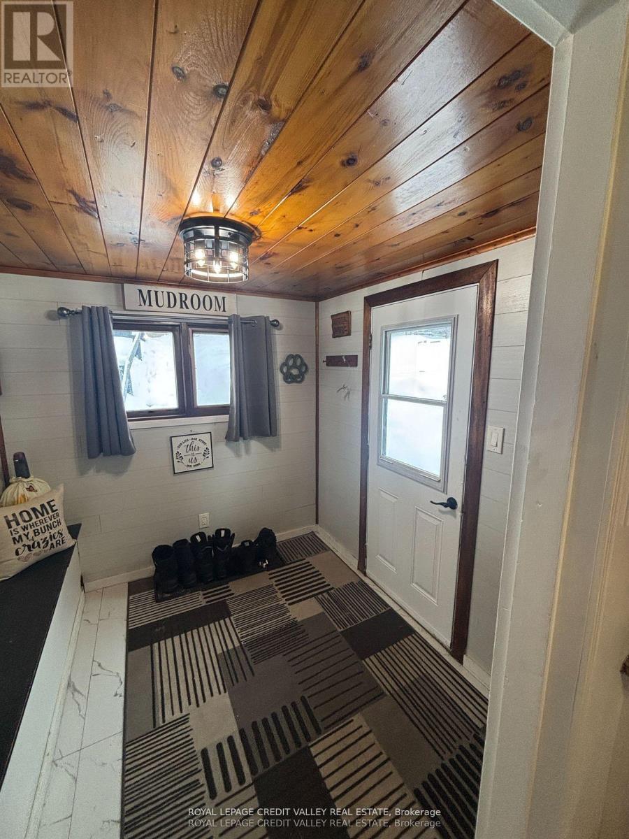 992 SOUTH BAPTISTE LAKE ROAD - 4