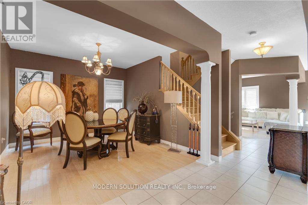115 ERIKA CRESCENT - 14