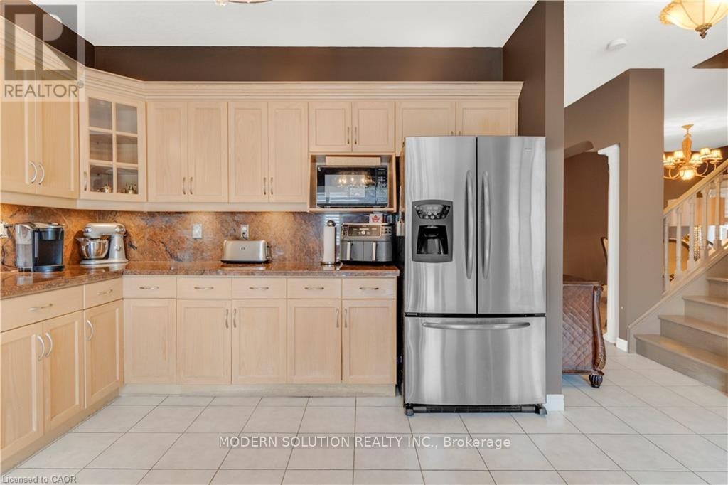 115 ERIKA CRESCENT - 22