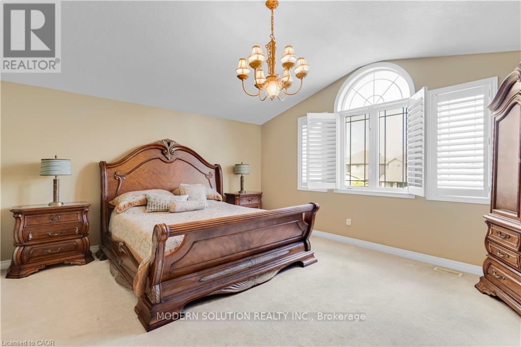 115 ERIKA CRESCENT - 28