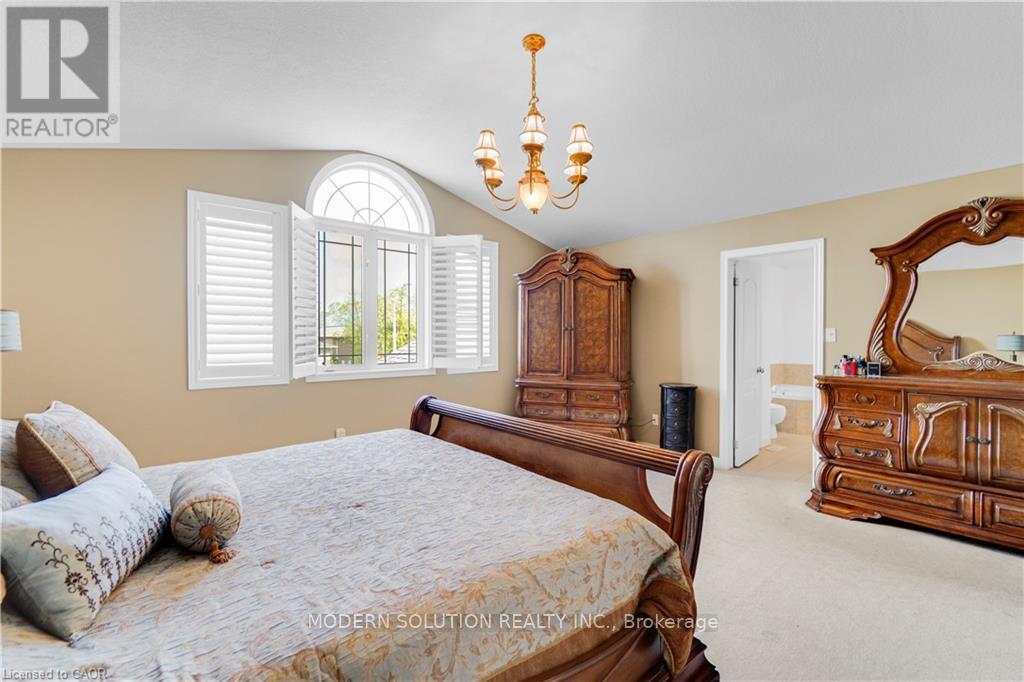 115 ERIKA CRESCENT - 29
