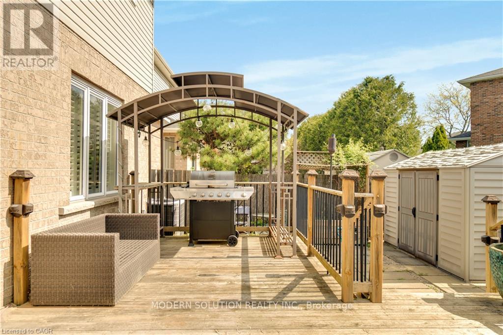 115 ERIKA CRESCENT - 40