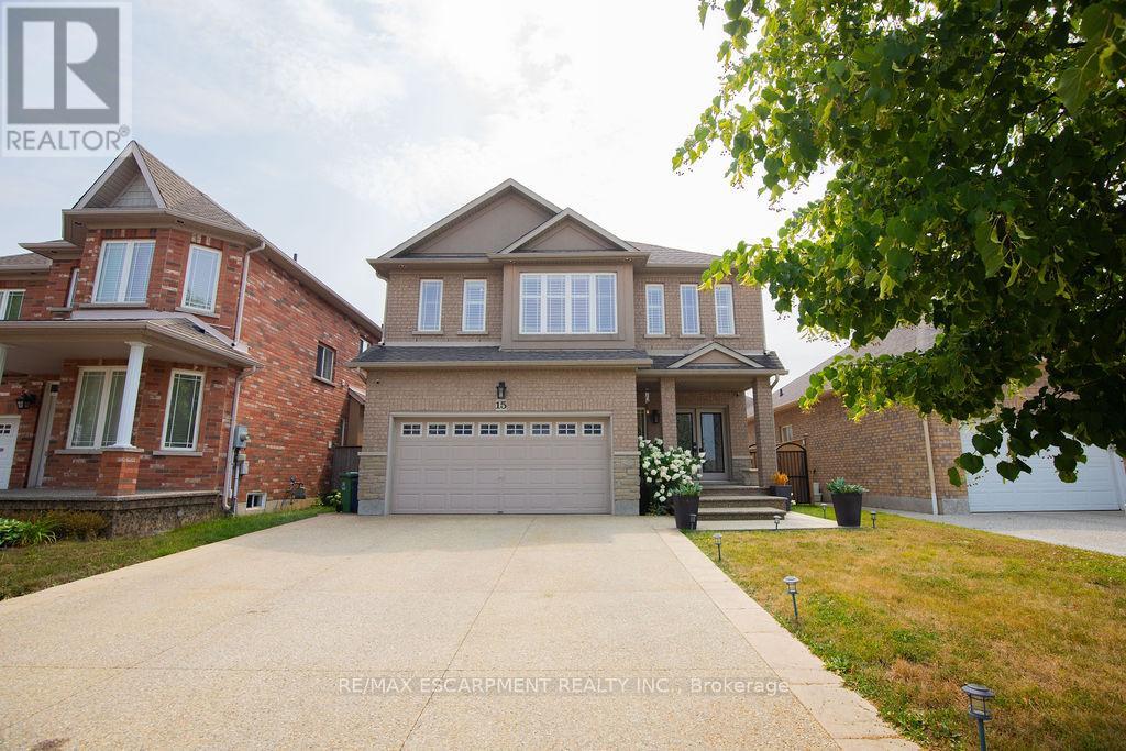 15 MEADOWBANK DRIVE - 1