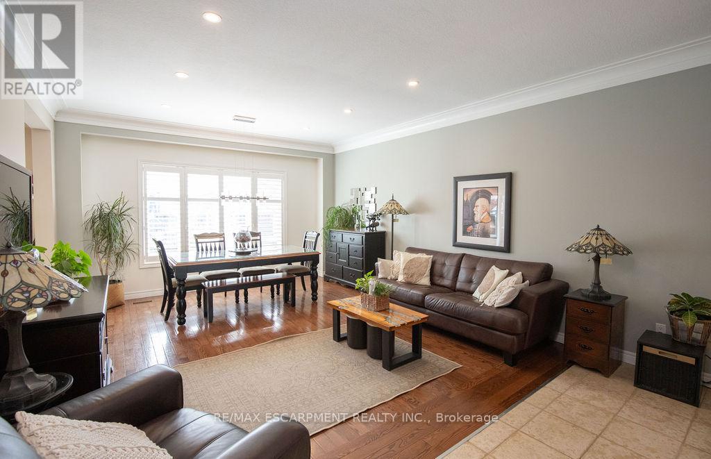 15 MEADOWBANK DRIVE - 23