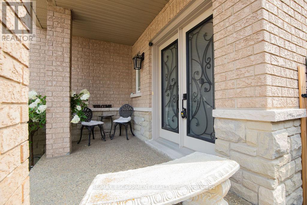 15 MEADOWBANK DRIVE - 3