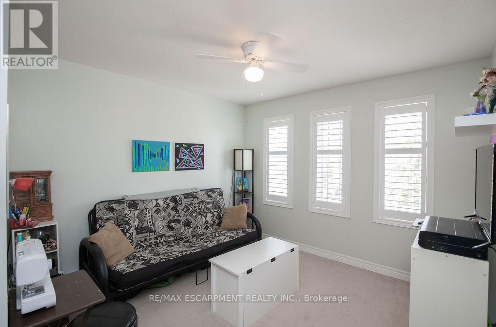 15 MEADOWBANK DRIVE - 43