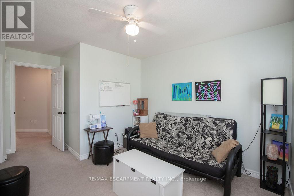 15 MEADOWBANK DRIVE - 44