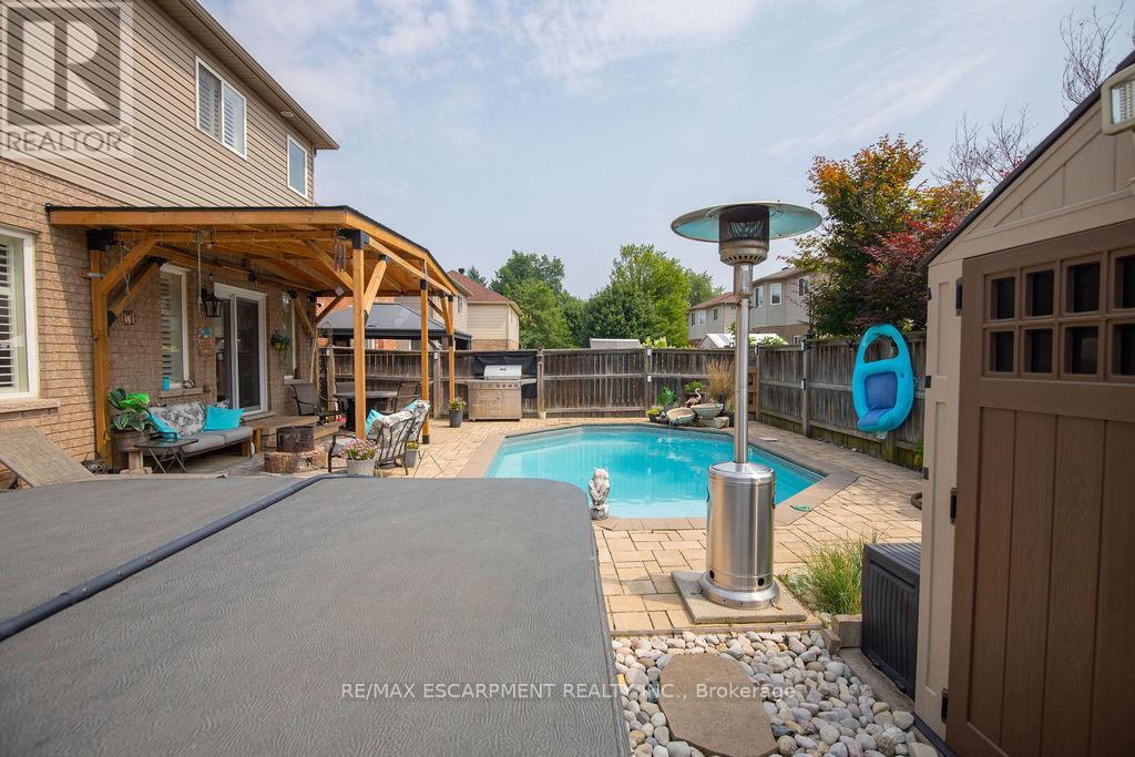 15 MEADOWBANK DRIVE - 7