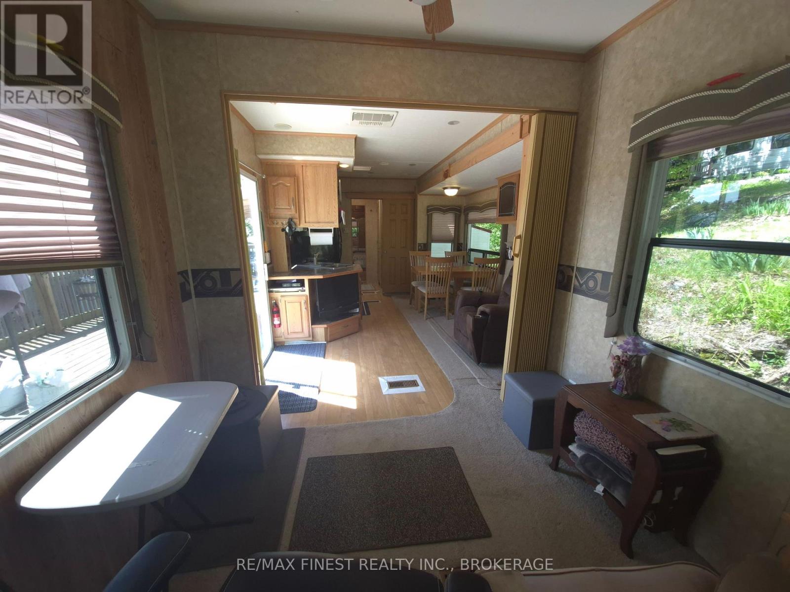 #36 9 GLENFORD LANE - 11