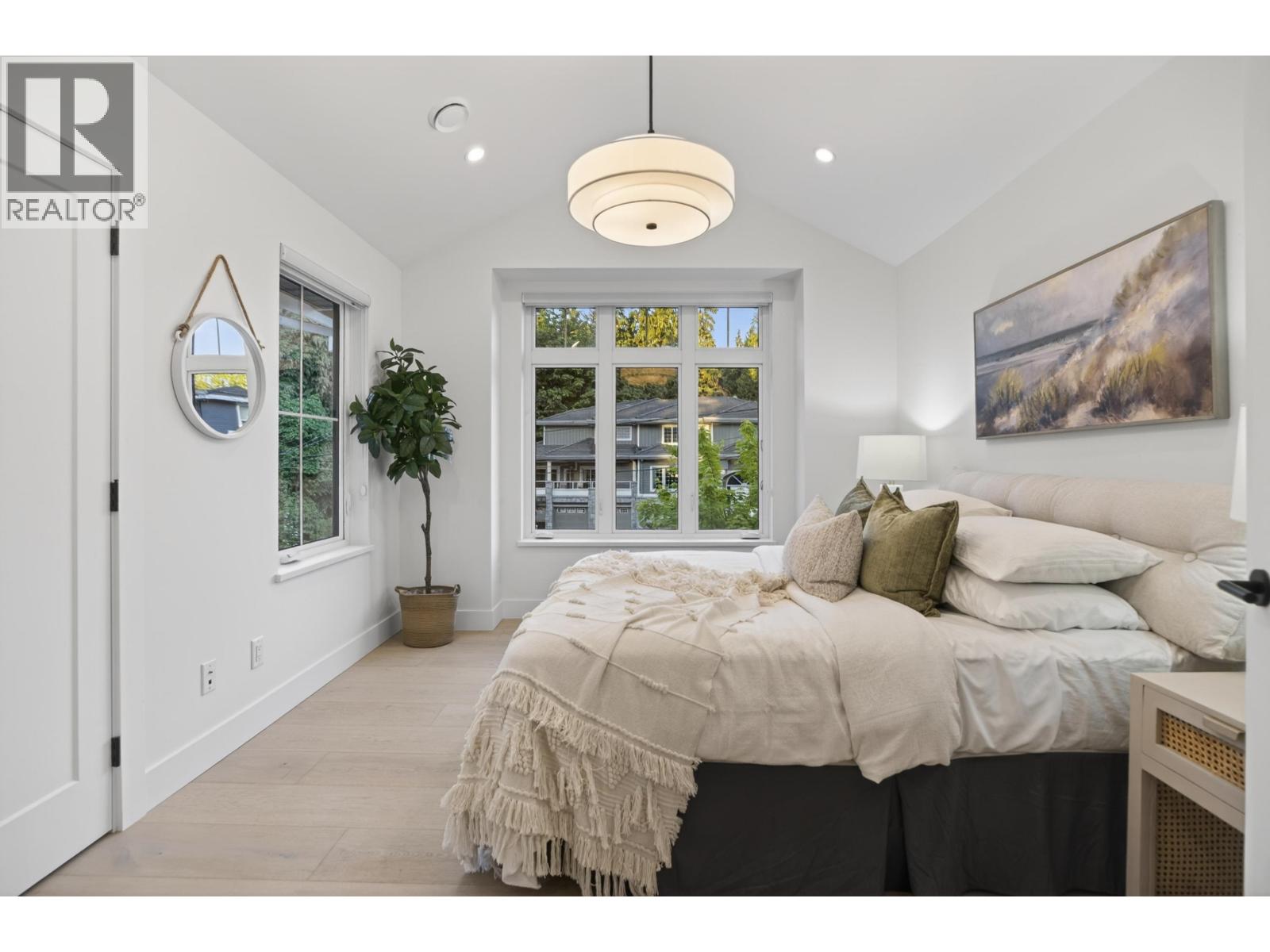 948 POIRIER STREET, Coquitlam