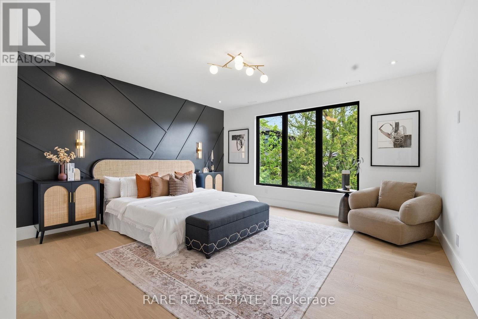 26 HAMPSHIRE HEIGHTS - 24