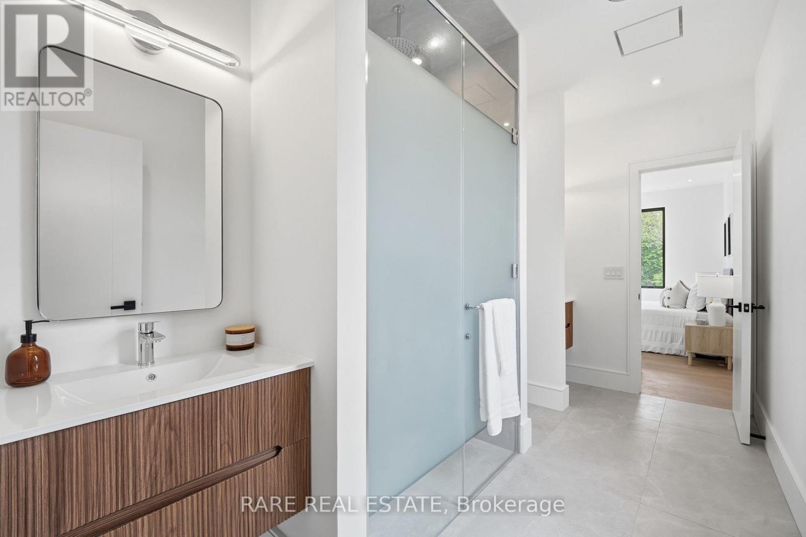 26 HAMPSHIRE HEIGHTS - 36