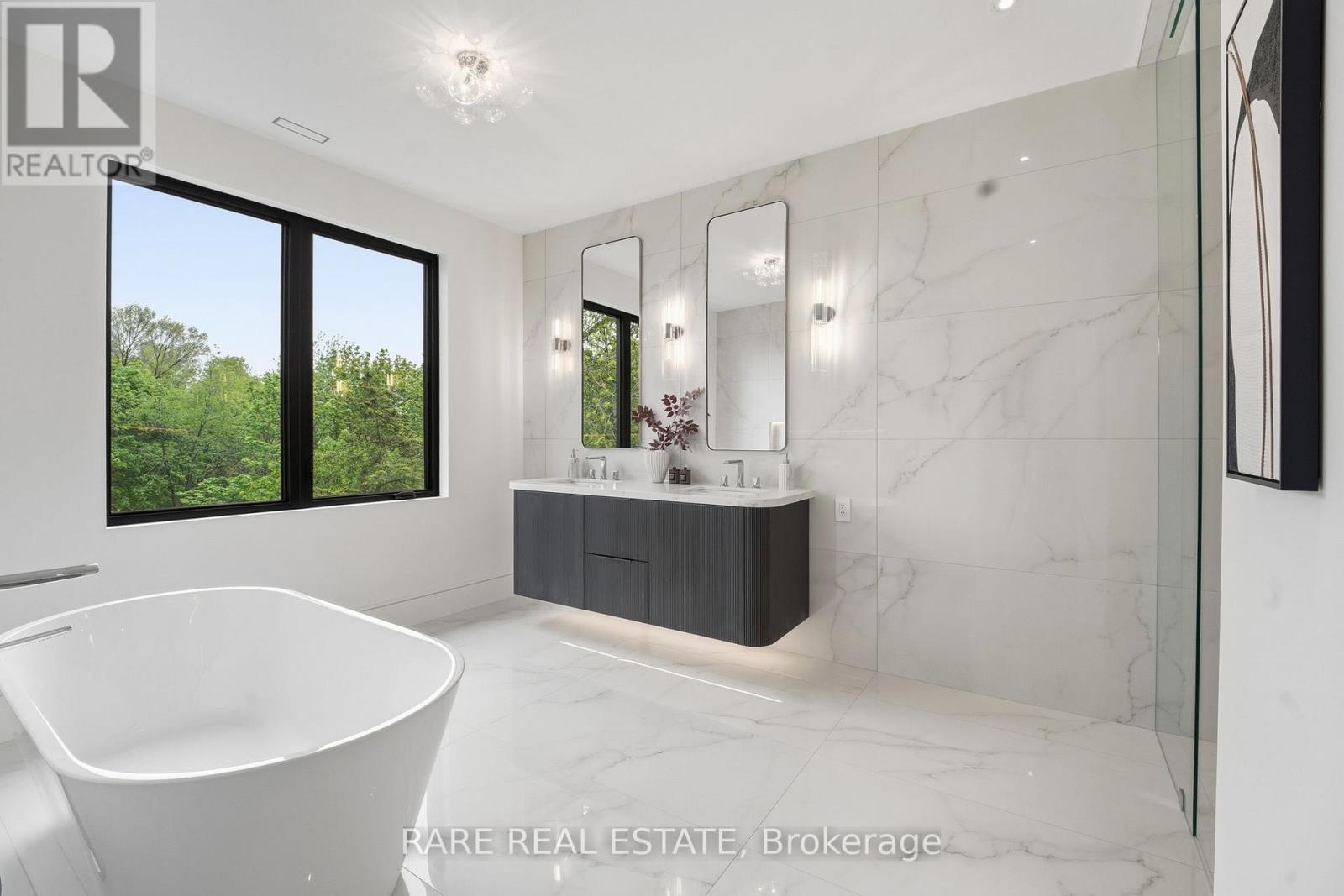 26 HAMPSHIRE HEIGHTS - 28