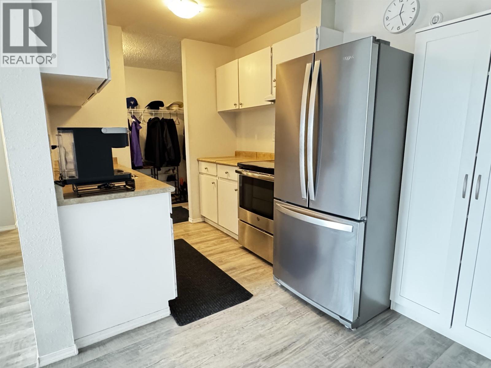 #308 280 N BROADWAY AVENUE - 8