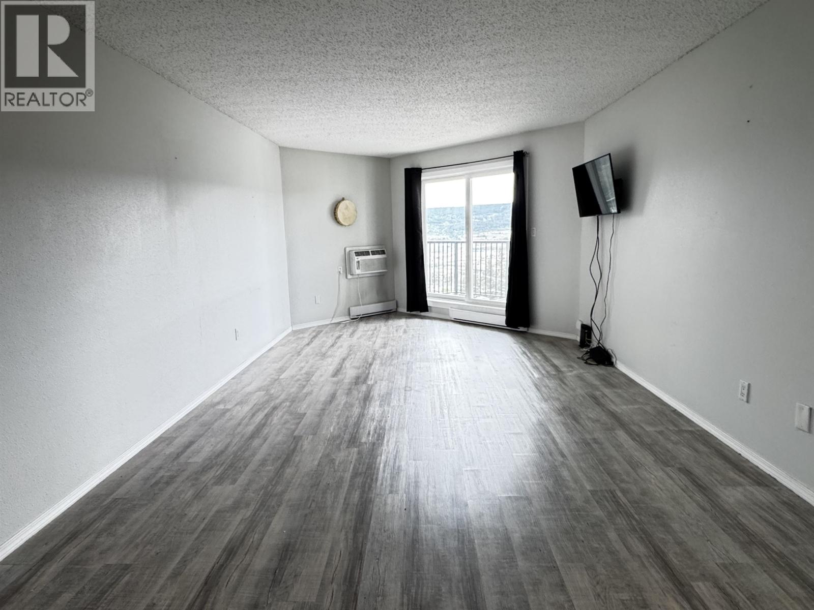 #308 280 N BROADWAY AVENUE - 12
