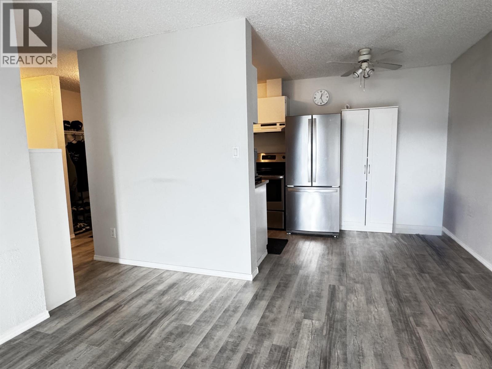 #308 280 N BROADWAY AVENUE - 11