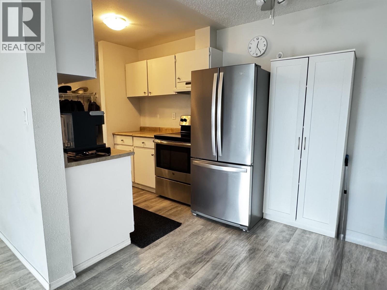 #308 280 N BROADWAY AVENUE - 9