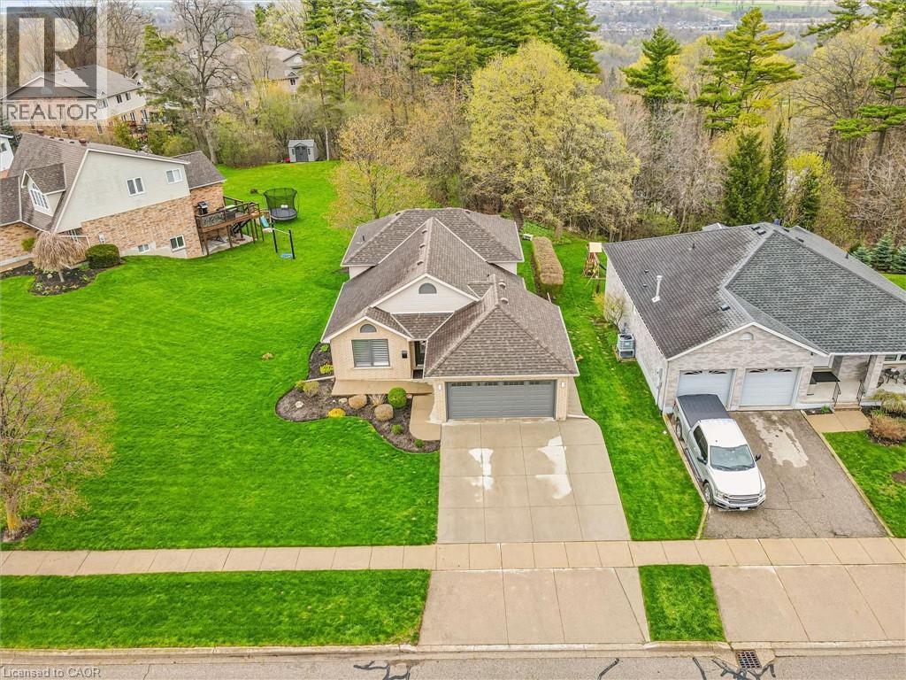 79 FAIRLAKE Drive - 4