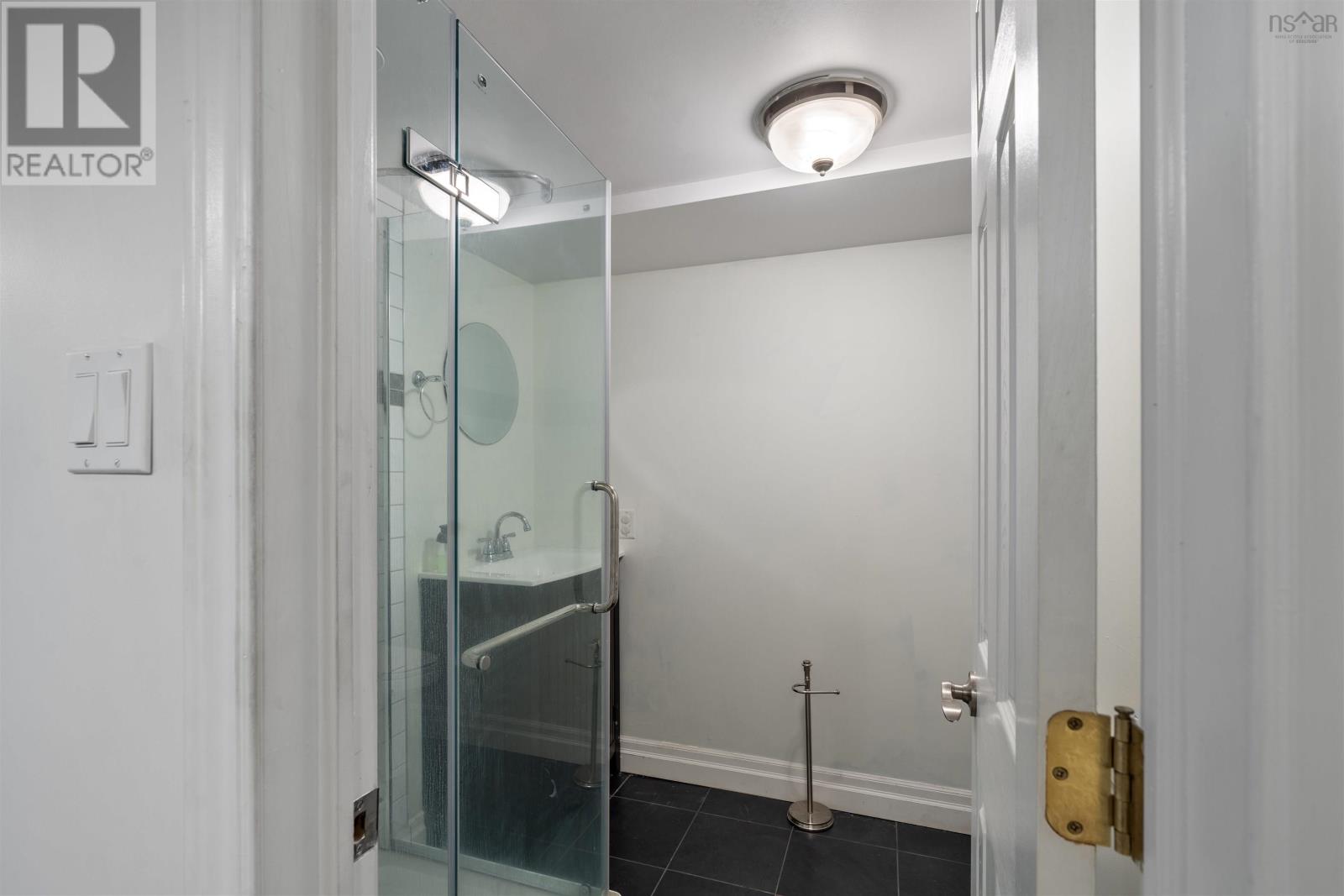 6705 Quinpool Road - 48