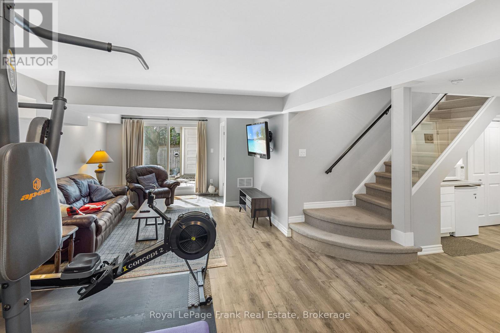 68 BURLING PLACE - 36