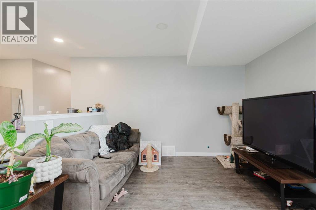 7326 104A Street SW - 17
