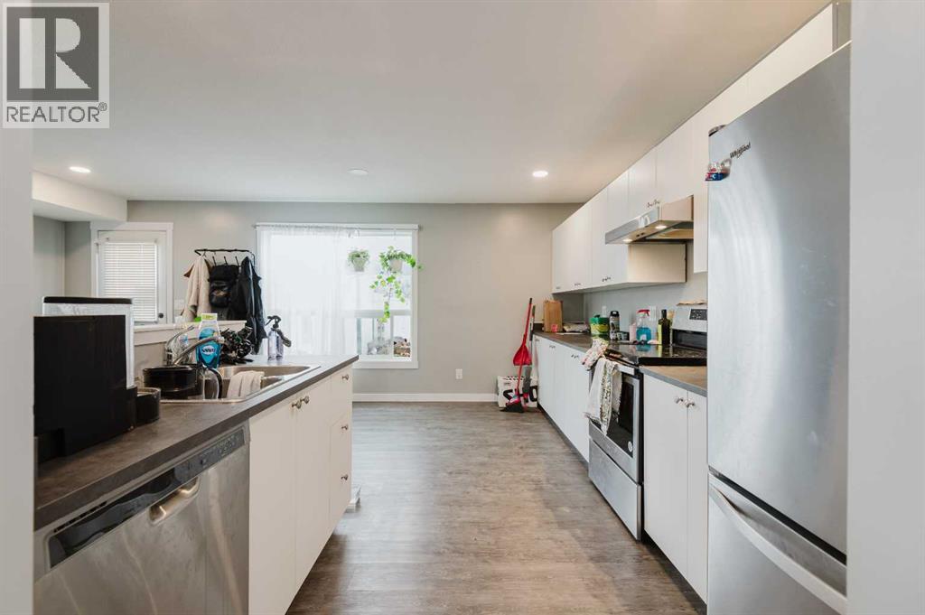 7326 104A Street SW - 18