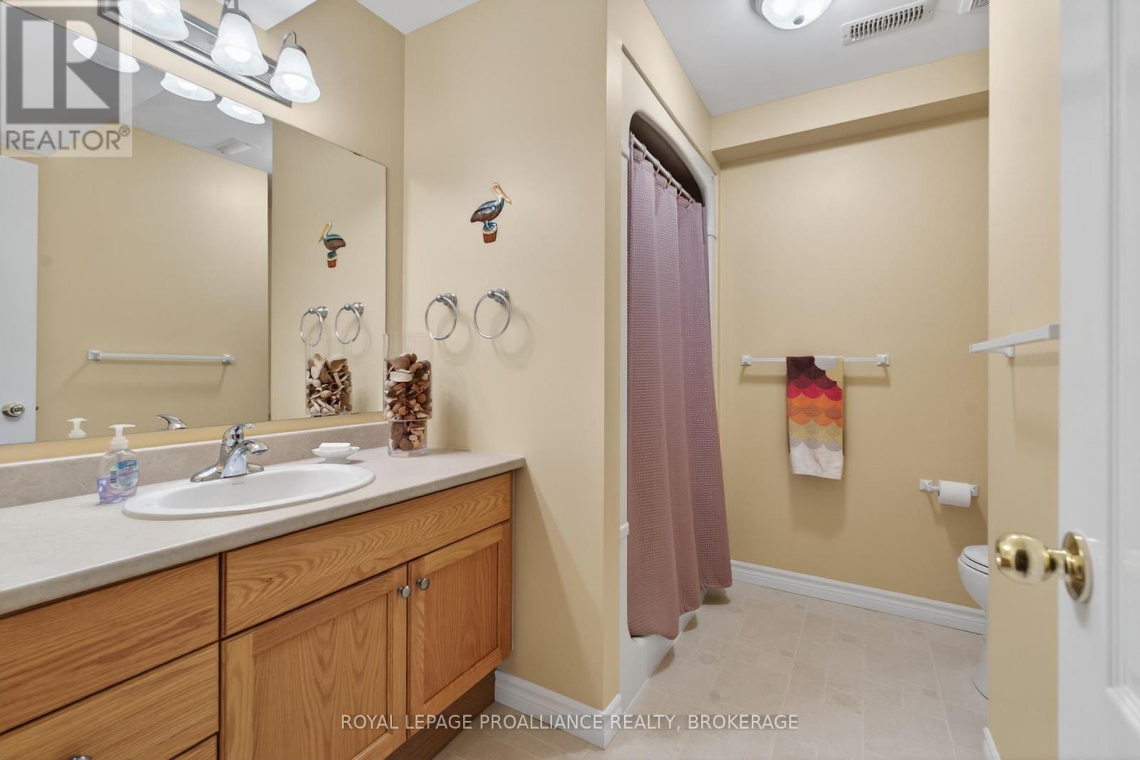 30 ELLESMEER AVENUE - 22