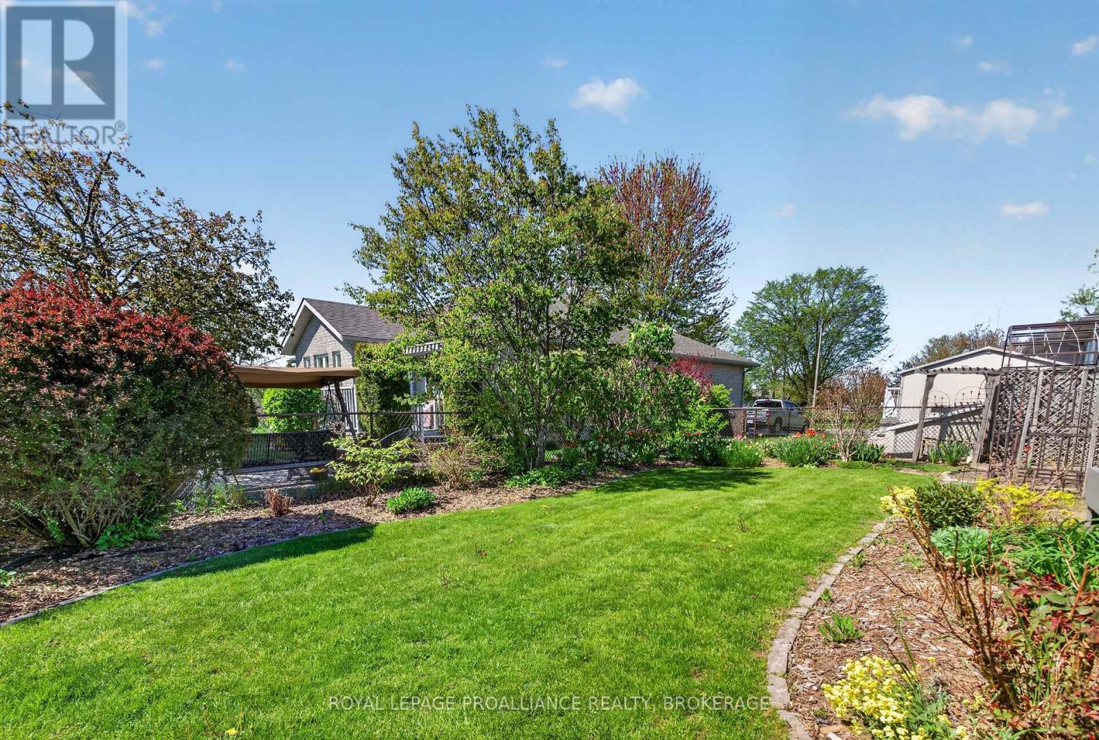 30 ELLESMEER AVENUE - 28