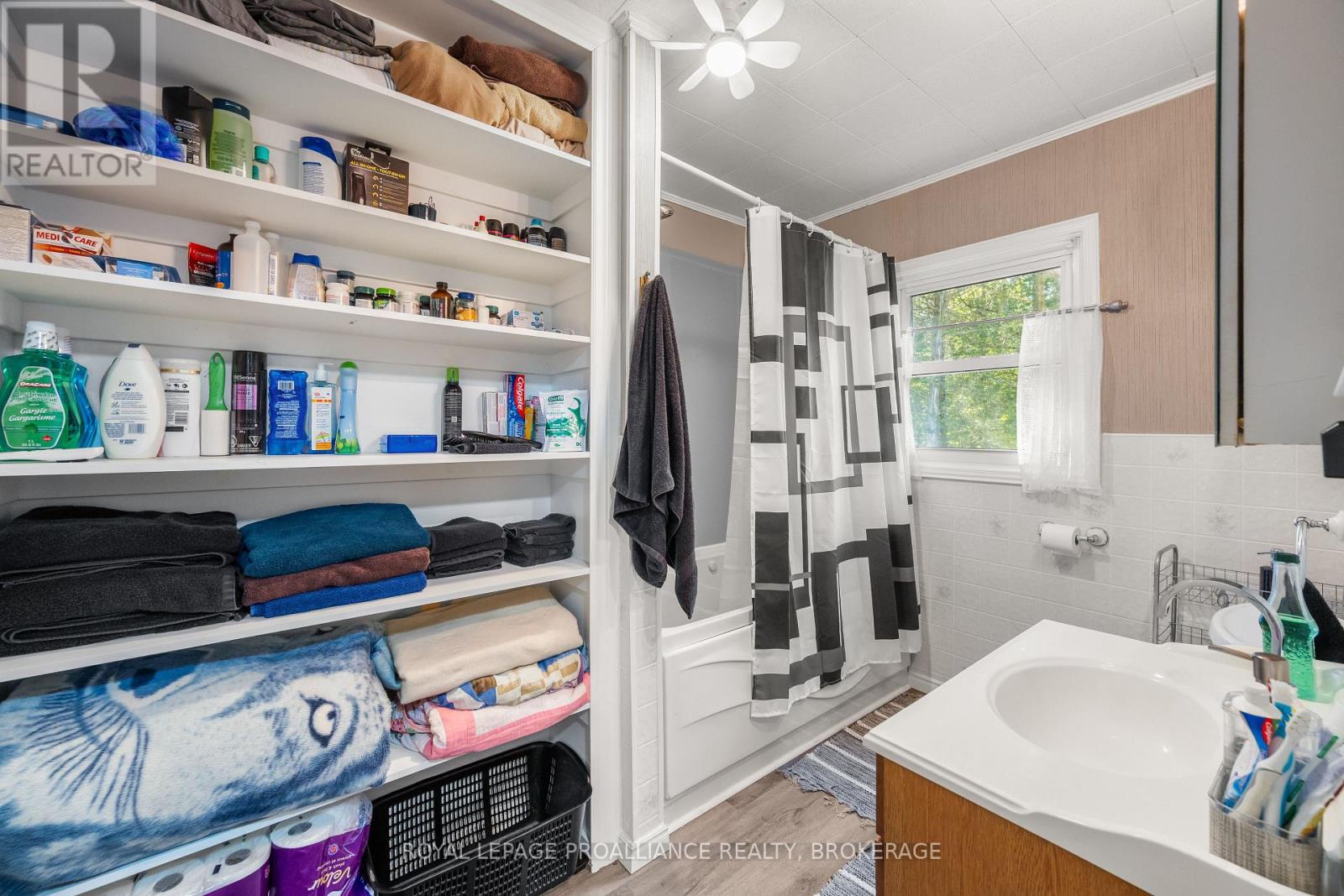 180 SWITZER LANE - 14