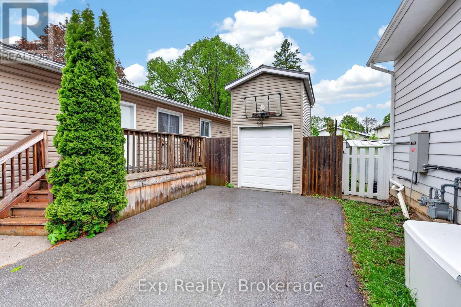 25 MCQUADE DRIVE - 28