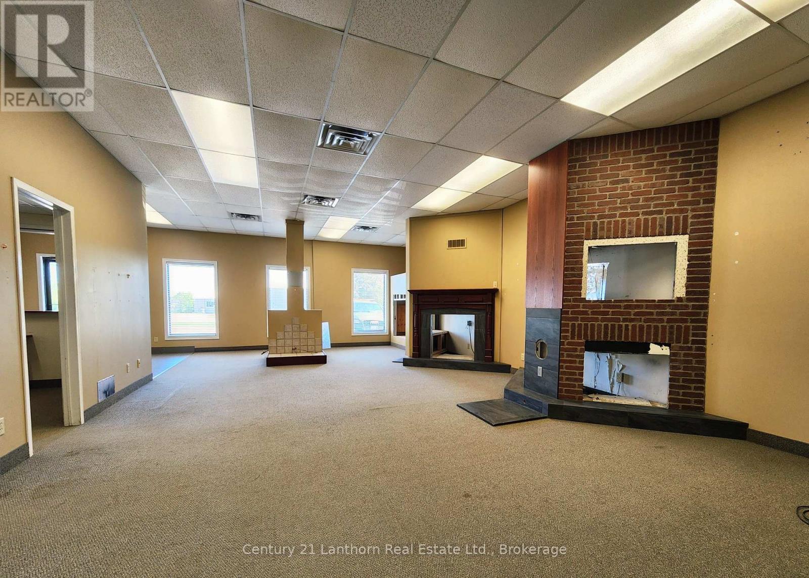 A - 122 PARKS DRIVE, Belleville (Thurlow Ward) — photo 2