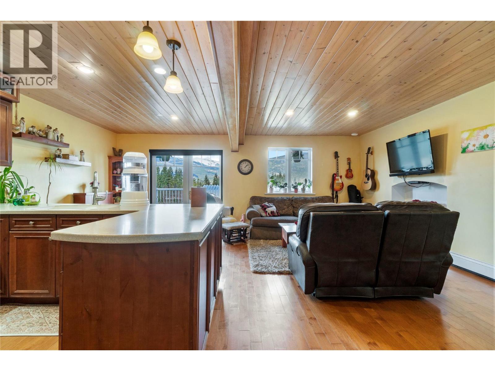4856 Eagle Bay Road, Eagle Bay