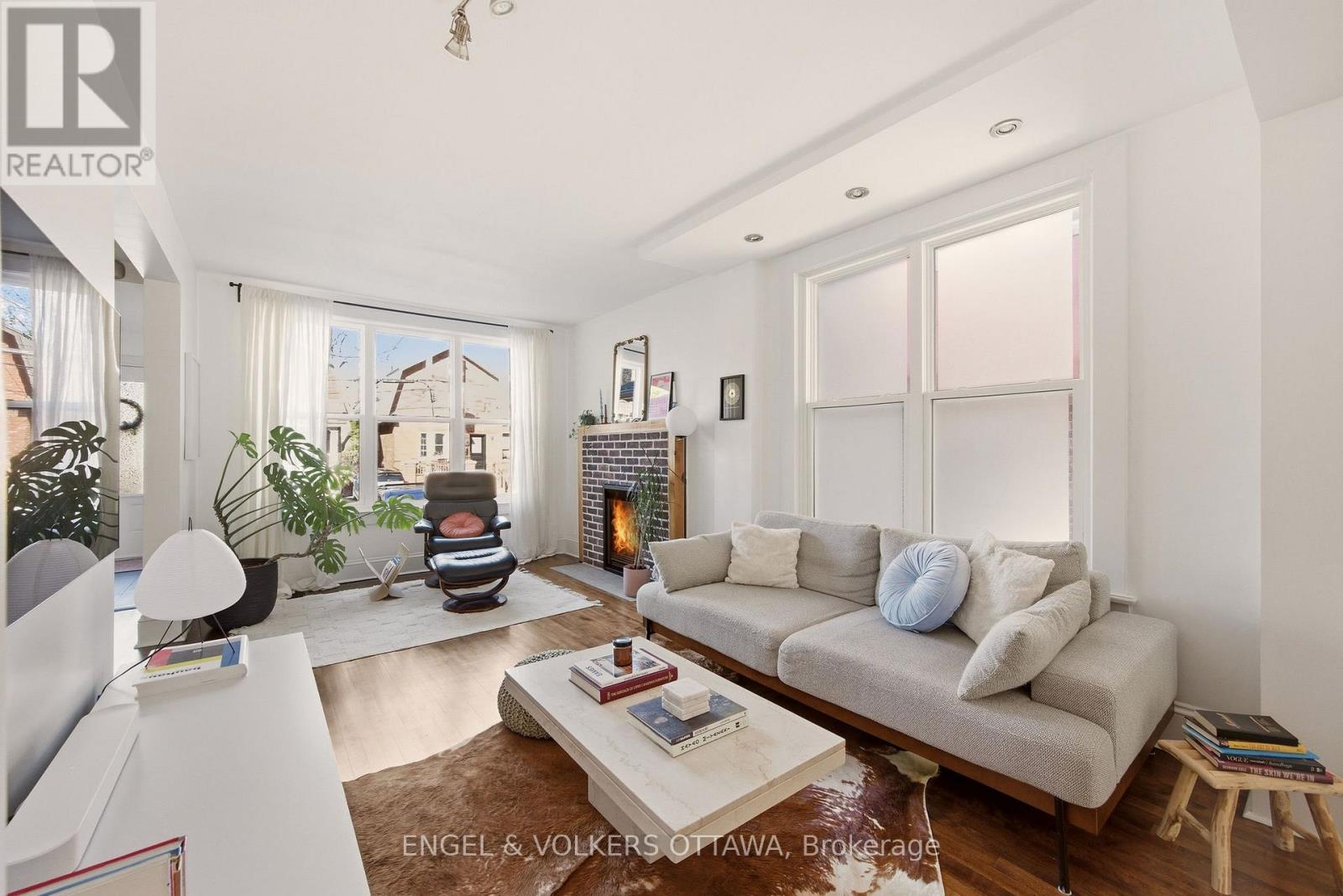 176 HINTON AVENUE N - 12