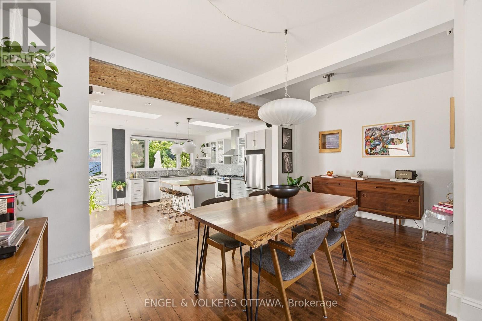 176 HINTON AVENUE N - 15