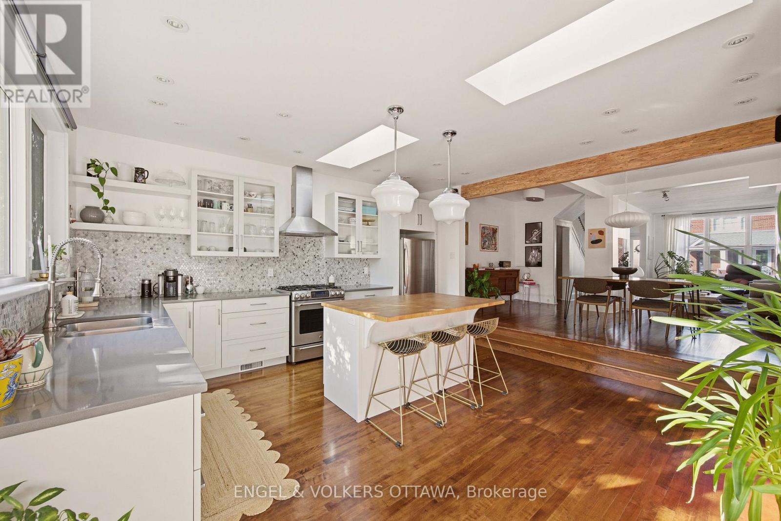 176 HINTON AVENUE N - 17