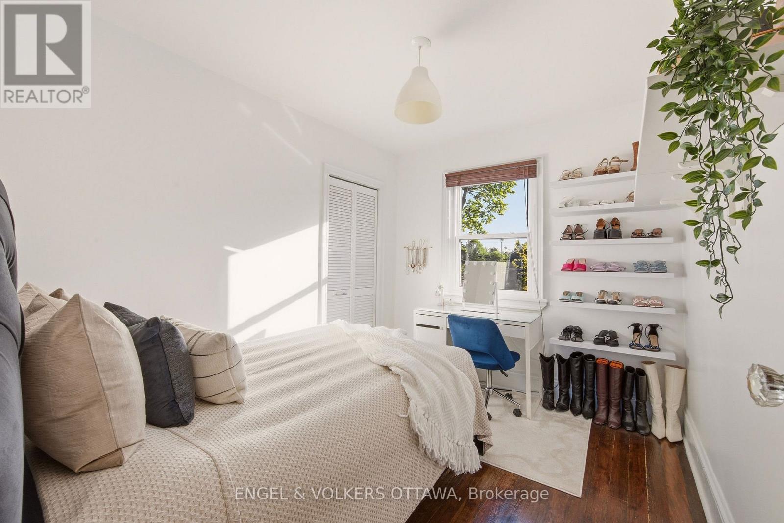 176 HINTON AVENUE N - 29