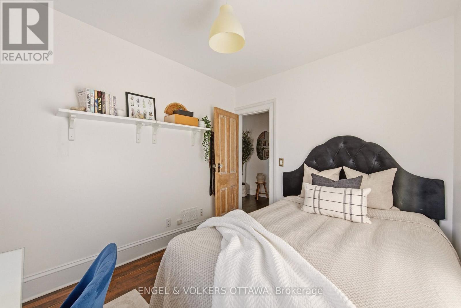 176 HINTON AVENUE N - 31