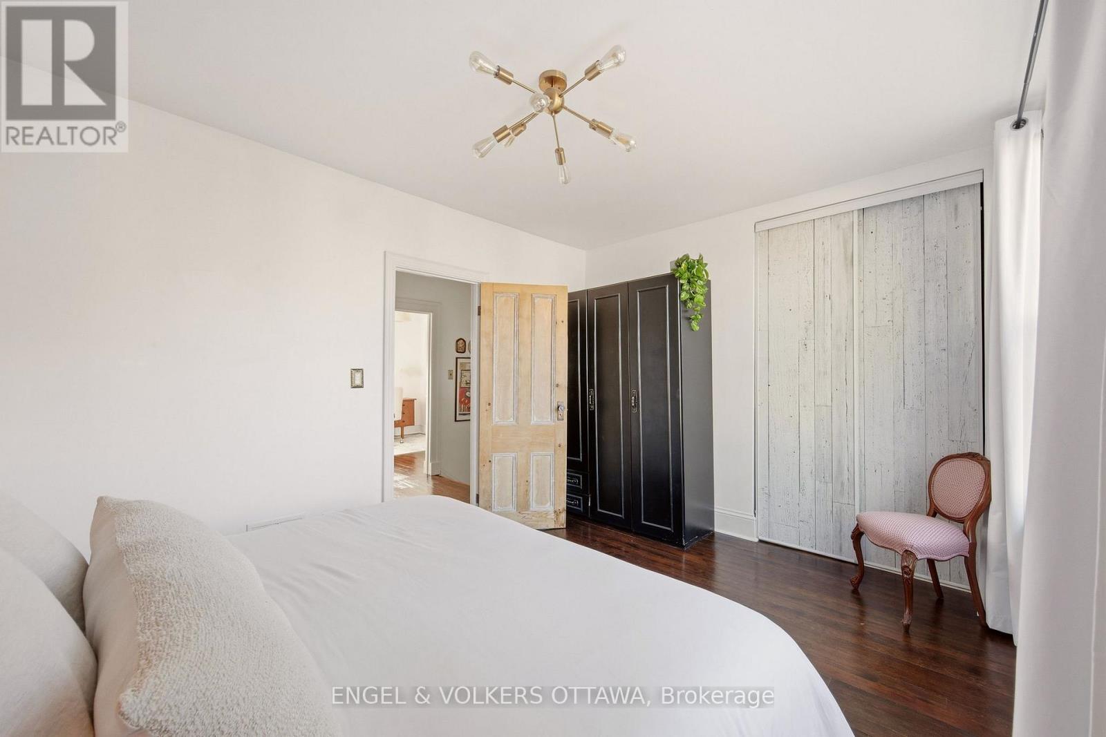 176 HINTON AVENUE N - 34
