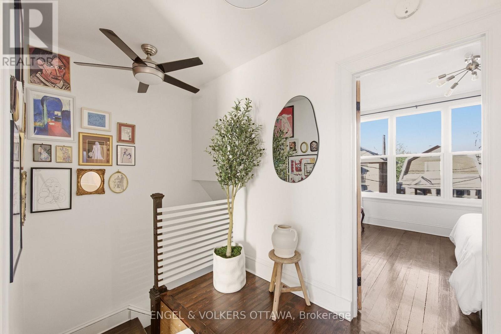 176 HINTON AVENUE N - 37