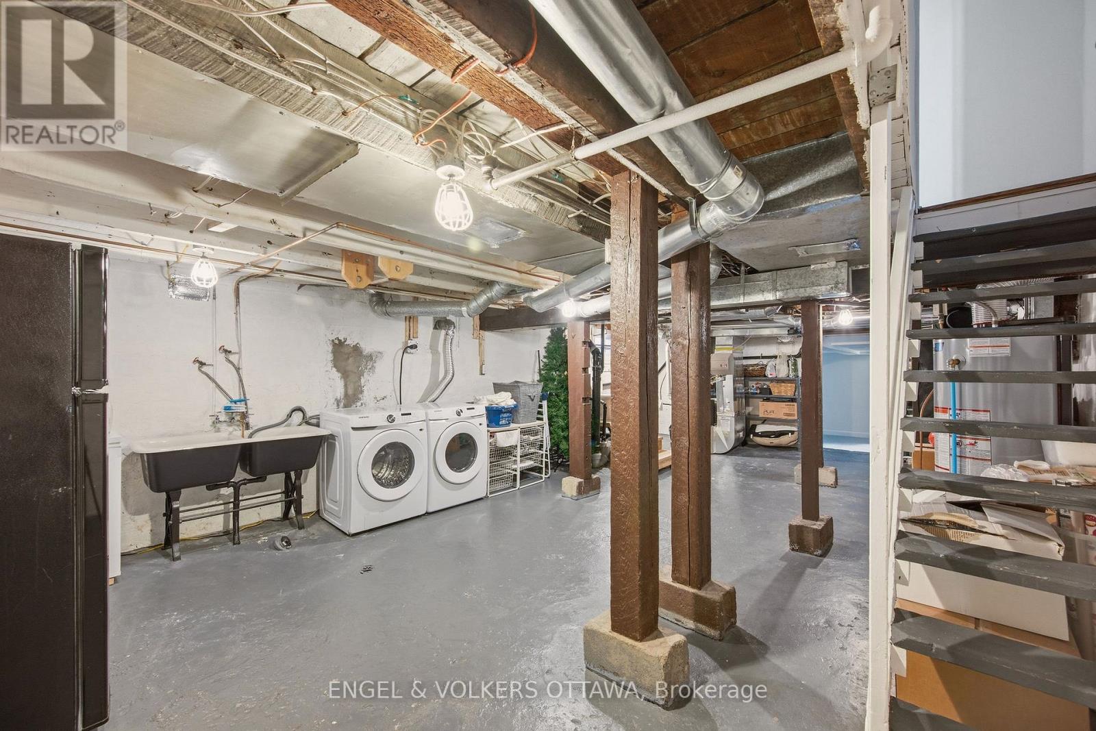 176 HINTON AVENUE N - 38
