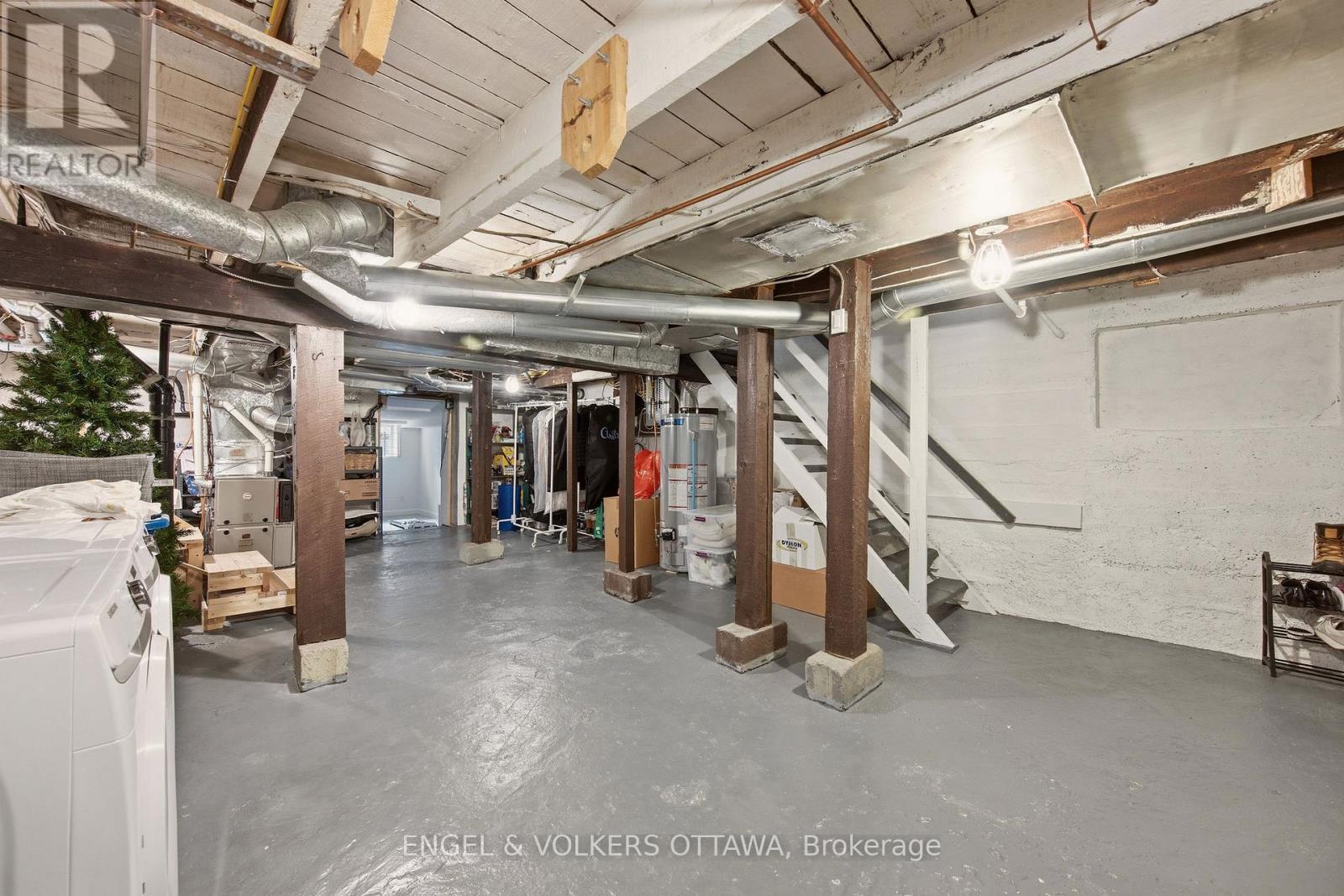 176 HINTON AVENUE N - 39