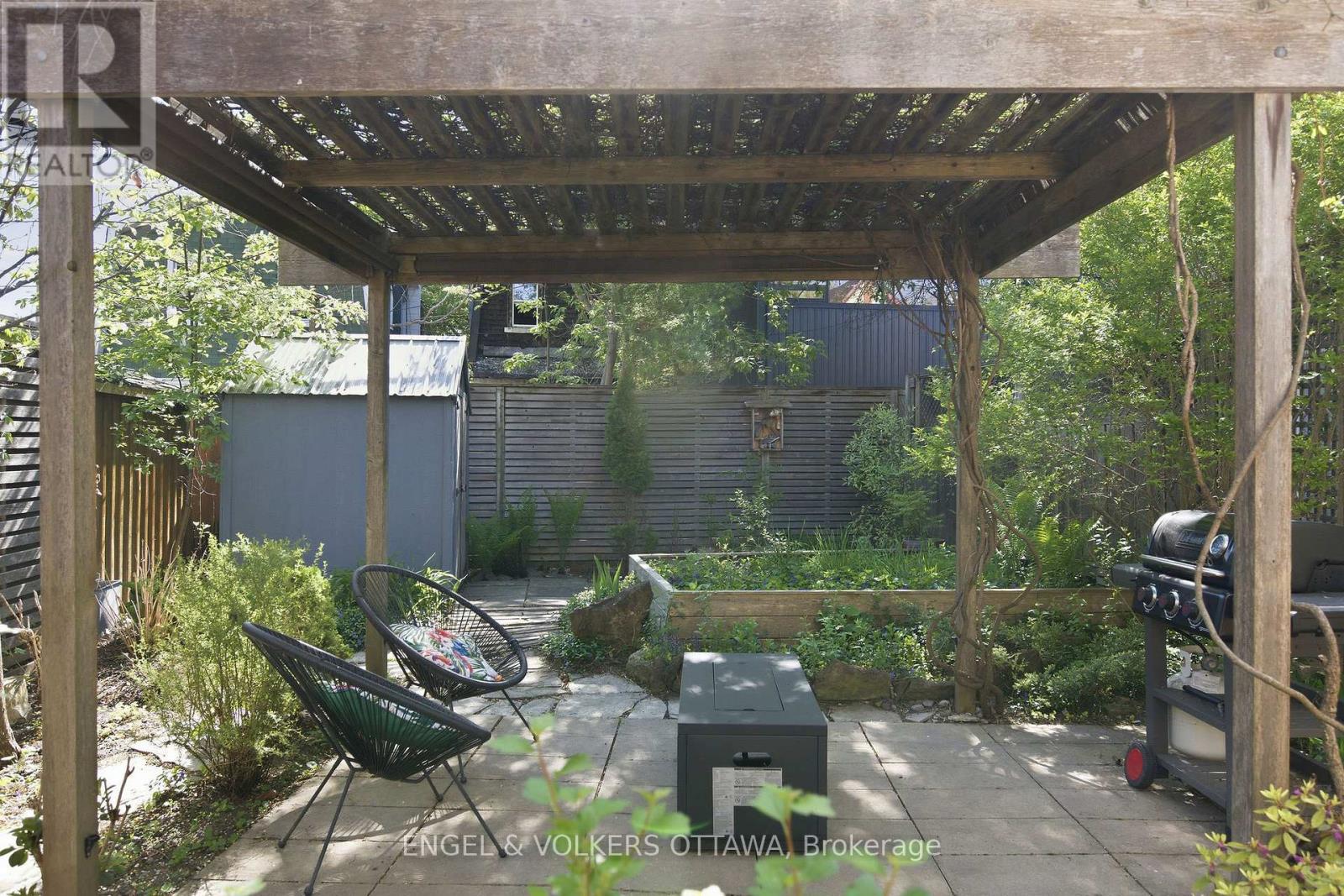 176 HINTON AVENUE N - 47