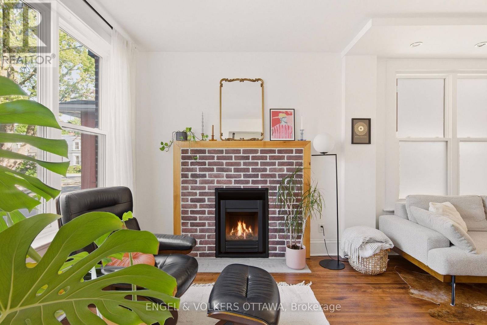 176 HINTON AVENUE N - 7