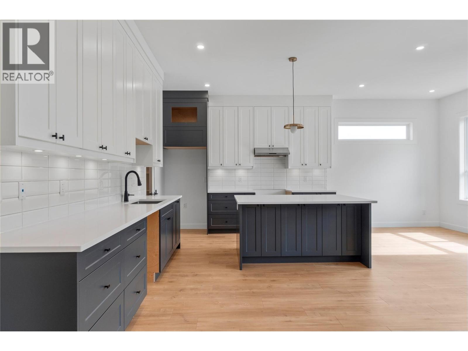  6800 42 Street Northeast, Salmon Arm