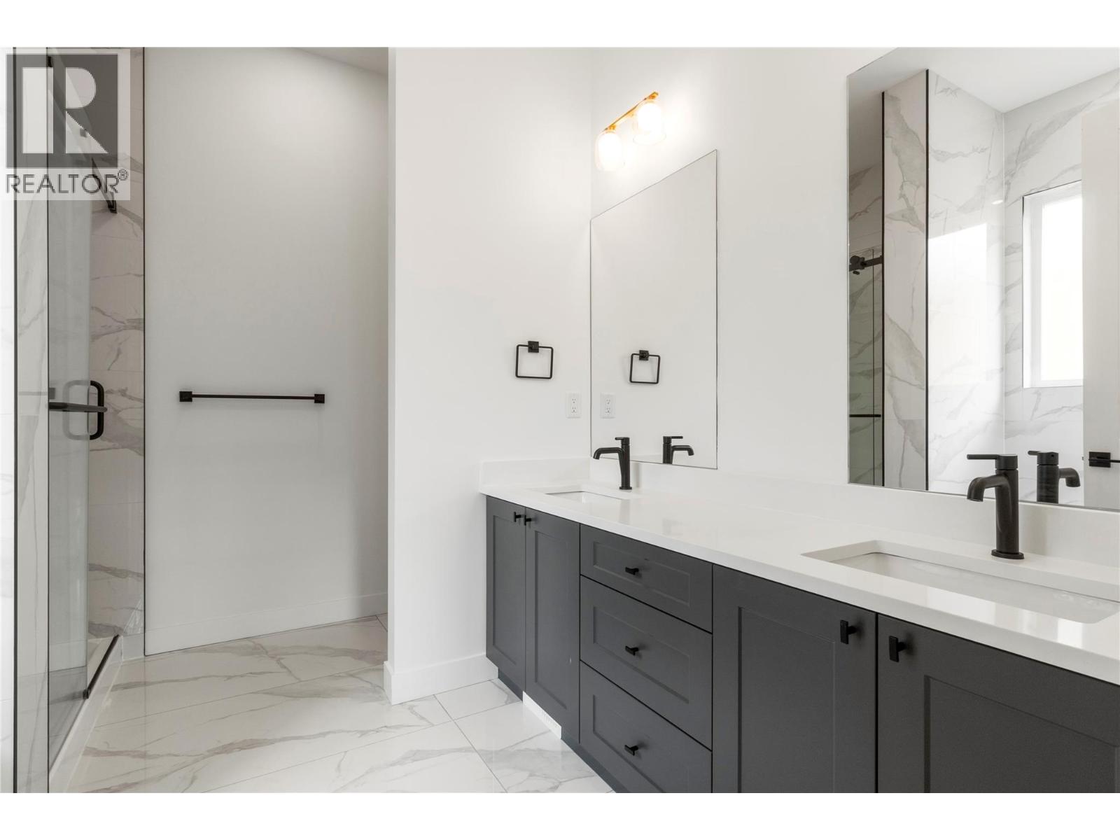  6800 42 Street Northeast, Salmon Arm