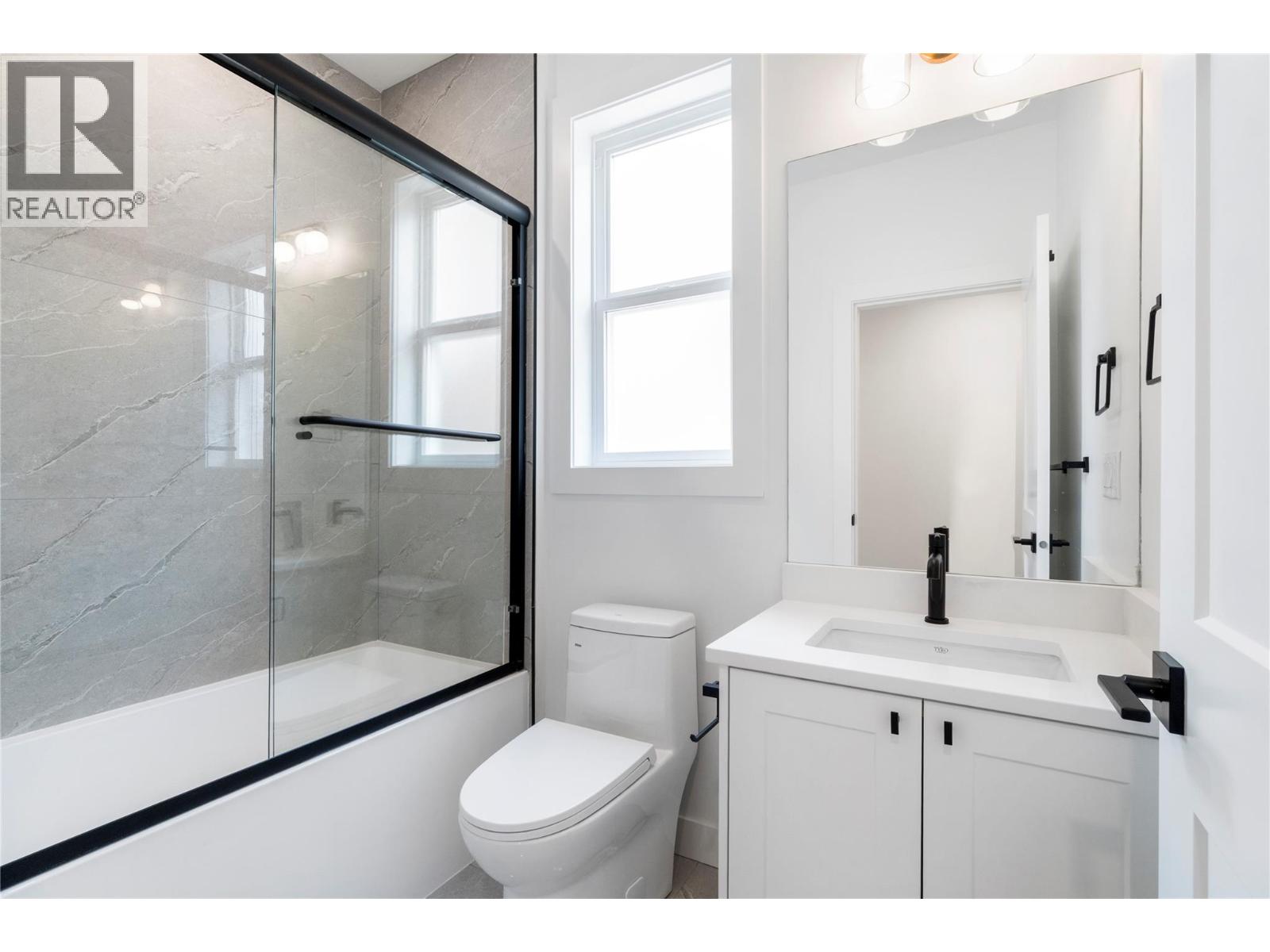  6800 42 Street Northeast, Salmon Arm