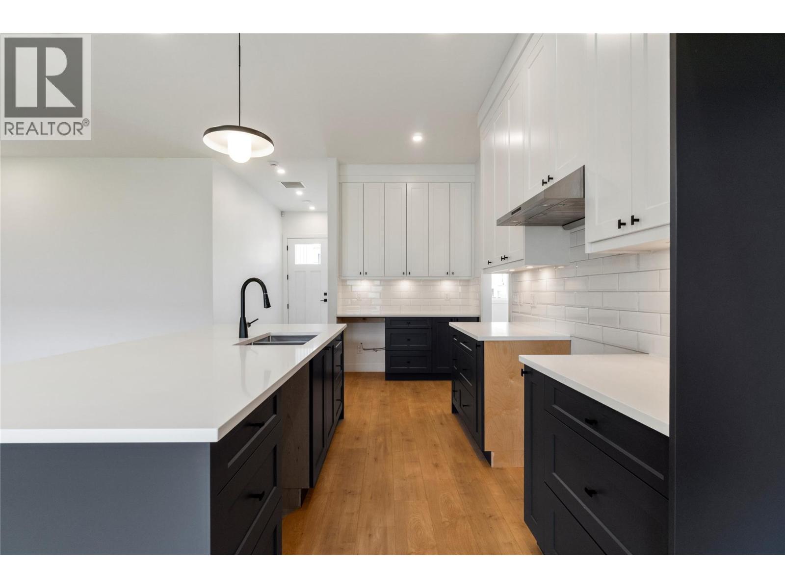  6840 42 Street Northeast, Salmon Arm
