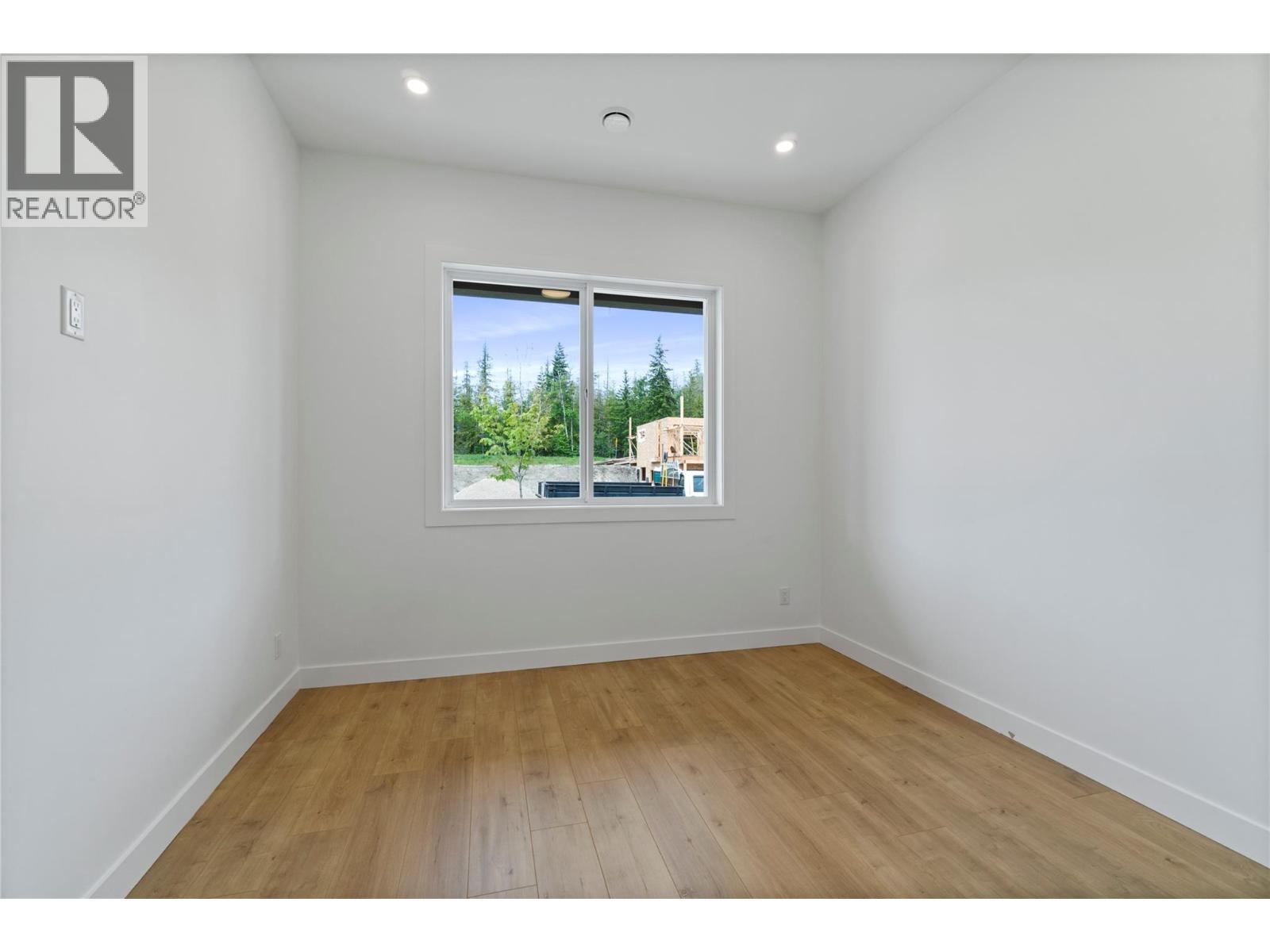  6840 42 Street Northeast, Salmon Arm