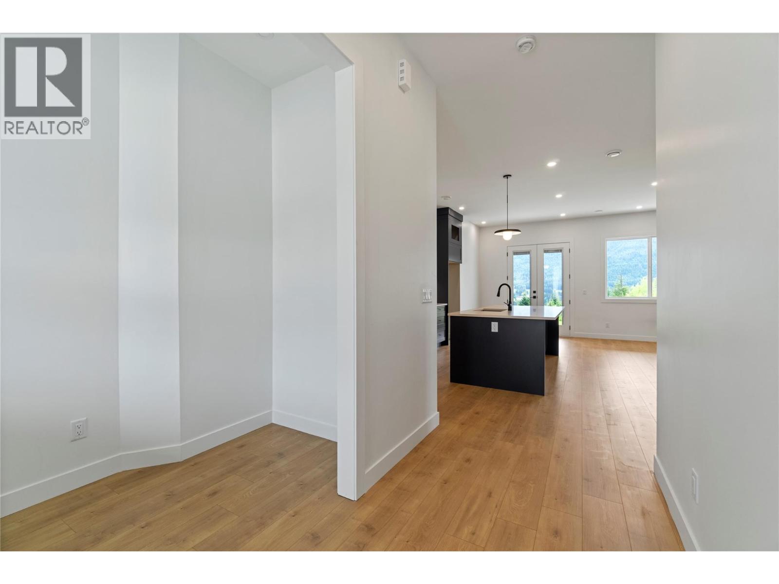  6840 42 Street Northeast, Salmon Arm