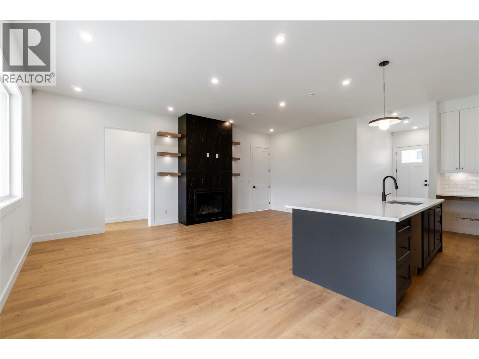  6840 42 Street Northeast, Salmon Arm
